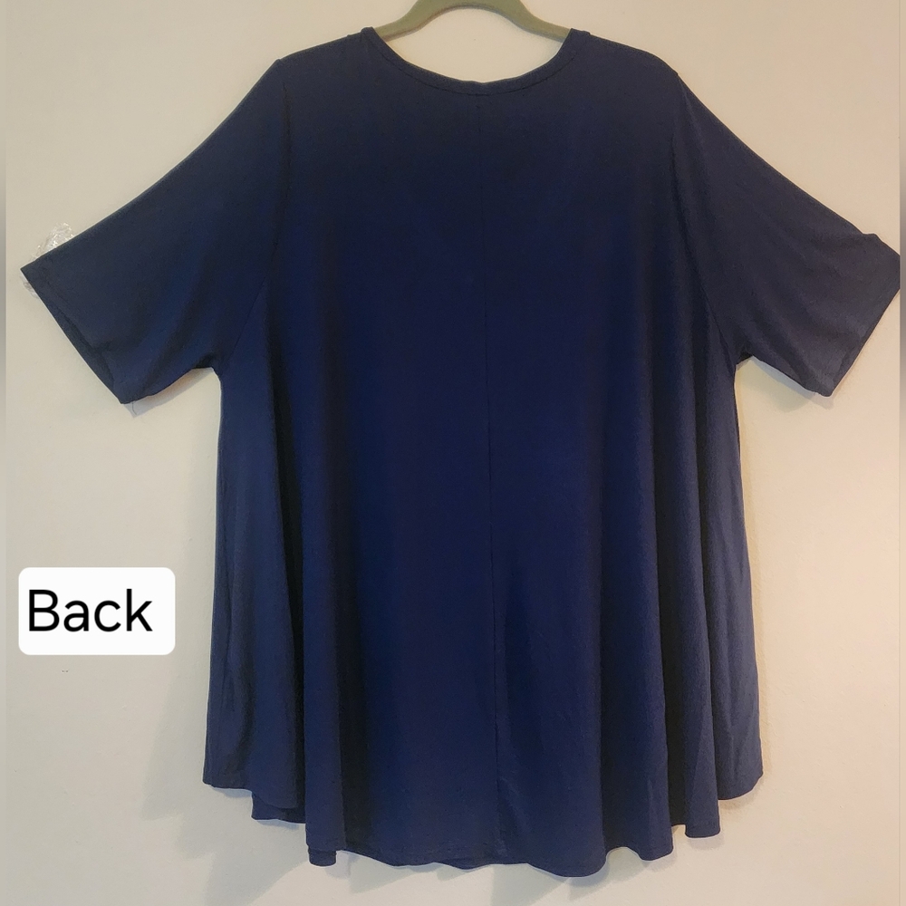 WOMAN'S PLUS SIZE 3-4X ROYAL BLUE SHORT SLEEVE TOP NWOT - Picture 2 of 5